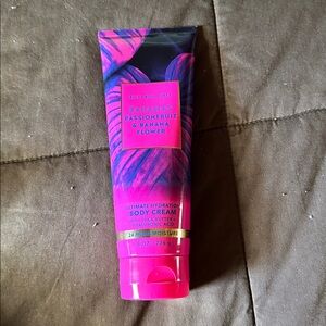 Bath & Body Works Bahamas Passionfruit & Banana Flower Body Cream